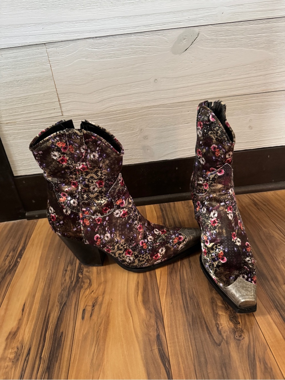 Free People Brayden Western Boot. Floral Embroidered Pointed-Toe.